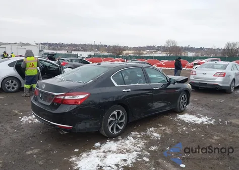 2016 Honda Accord Ex-L V-6 z USA, uszkodzony, nr VIN 1HGCR3F89GA002790